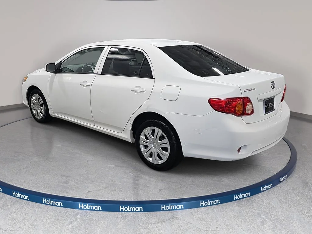 Used 2010 White Toyota LE image 9