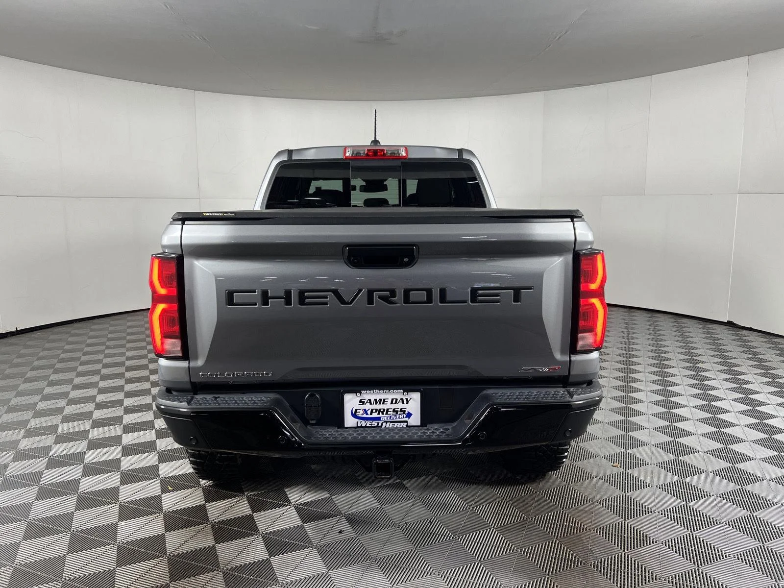 Used 2024 Sterling Gray Metallic Chevrolet ZR2 image 24