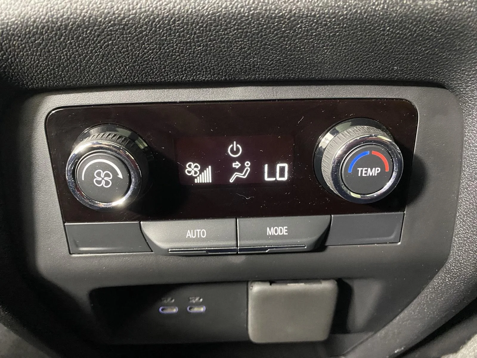 Used 2024 Lakeshore Blue Metallic Chevrolet  image 27