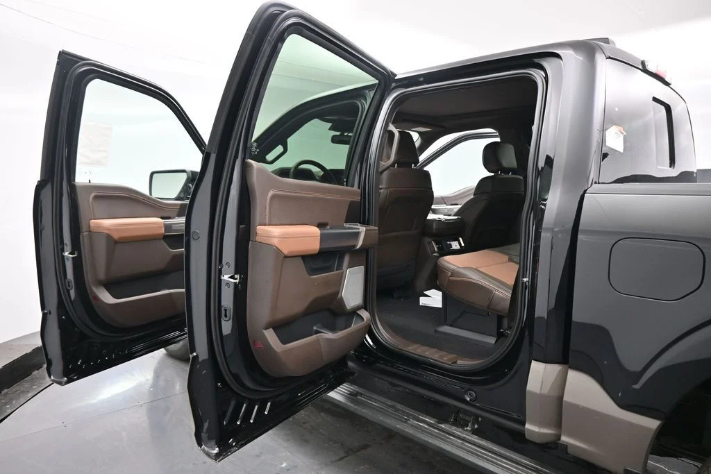 New 2026 Agate Black Metallic Ford King Ranch image 19