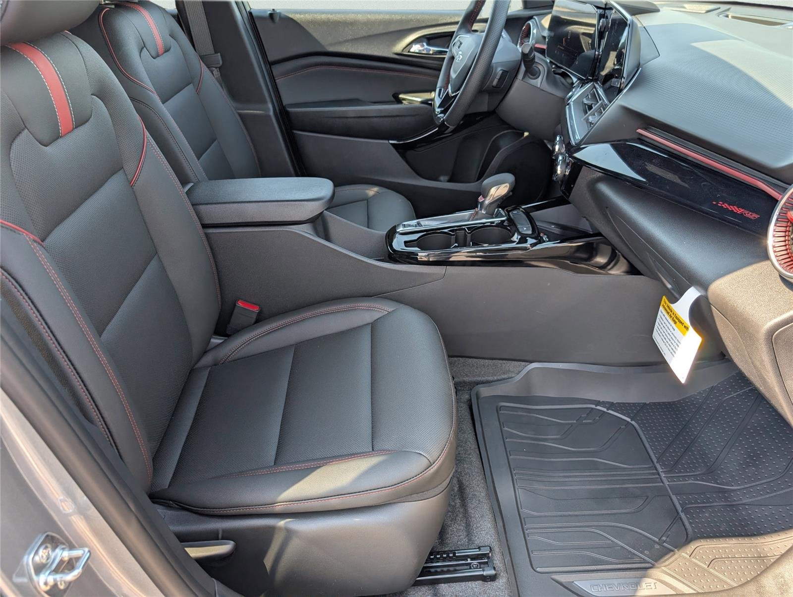 2026 Chevrolet Trax RS - Photo 32
