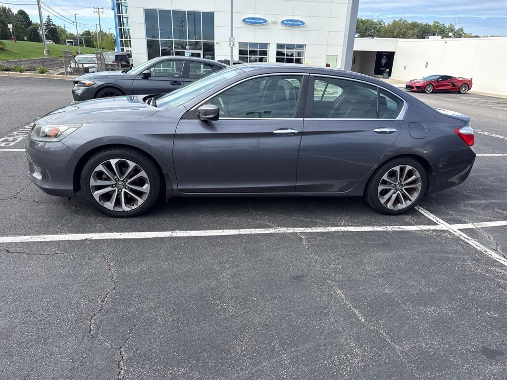 Used 2015 Modern Steel Metallic Honda Sport image 2
