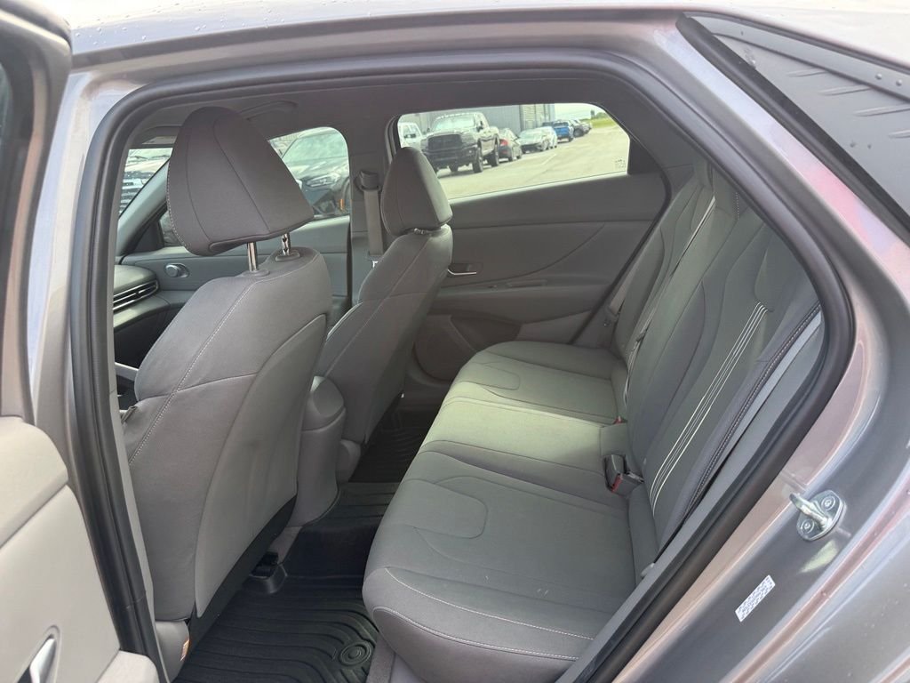 Used 2023 Gray Hyundai SEL image 7