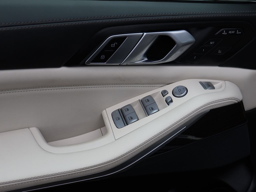 Used 2023 Carbon Black Metallic BMW xDrive40i image 26