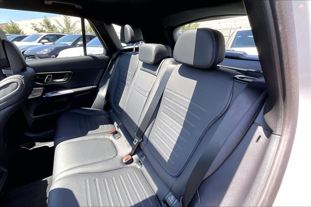 Used 2026 Gray Mercedes-Benz GLC 300 image 18