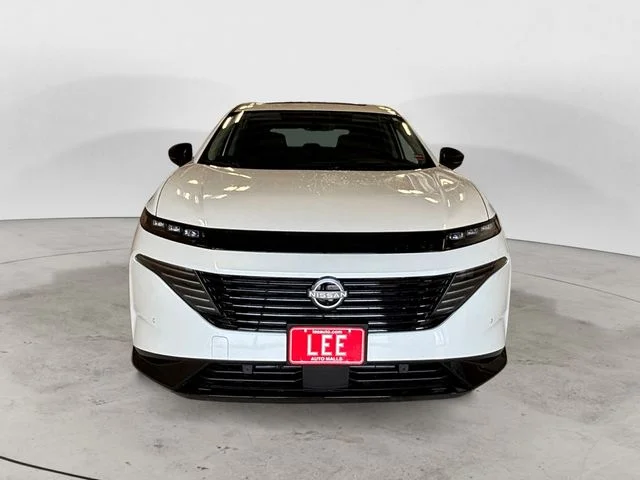 New 2026 White Nissan Platinum image 9