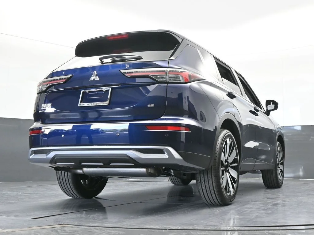 New 2026 Cosmic Blue Metallic Mitsubishi SE image 70