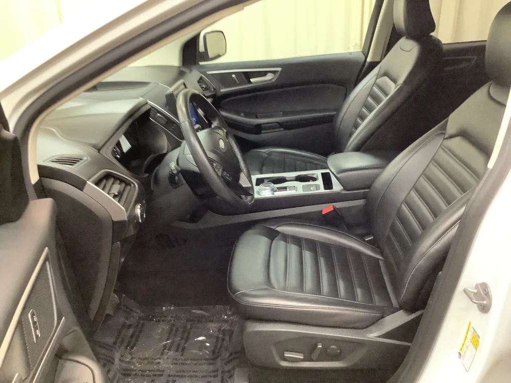 Used 2022 Oxford White Ford SEL image 13