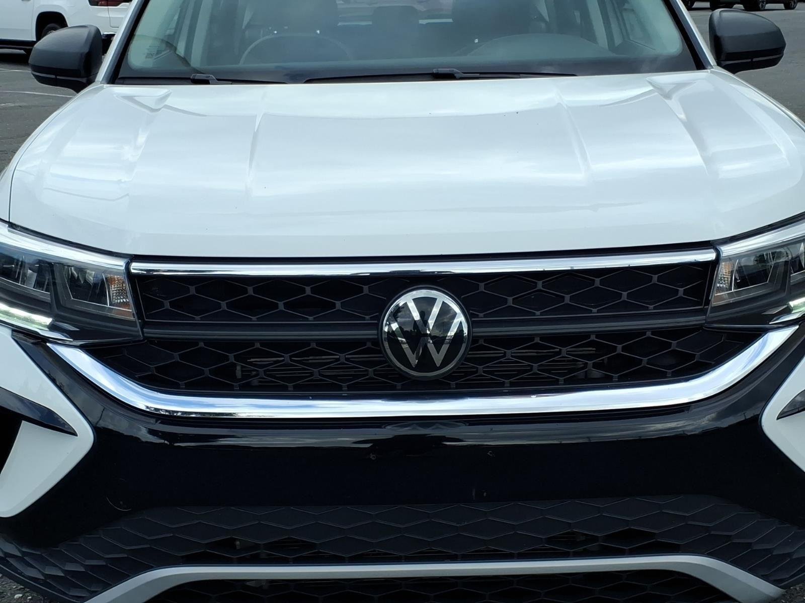 Used 2024  Volkswagen S image 13