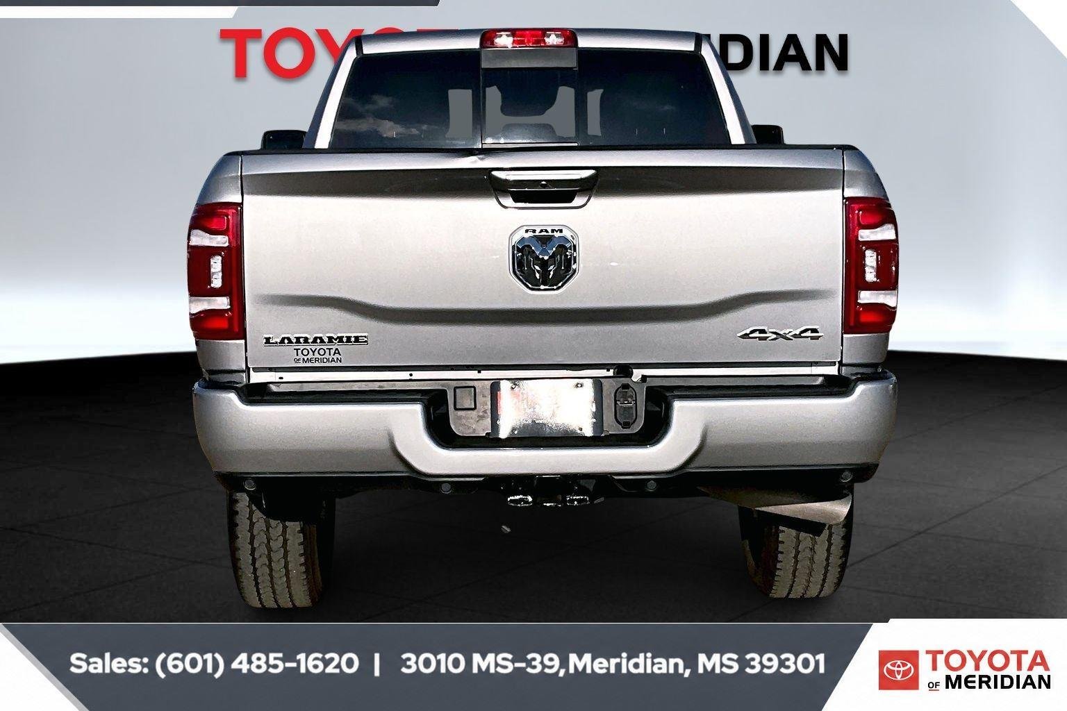 Used 2024 Billet Silver Metallic Clearcoat Ram Laramie image 4