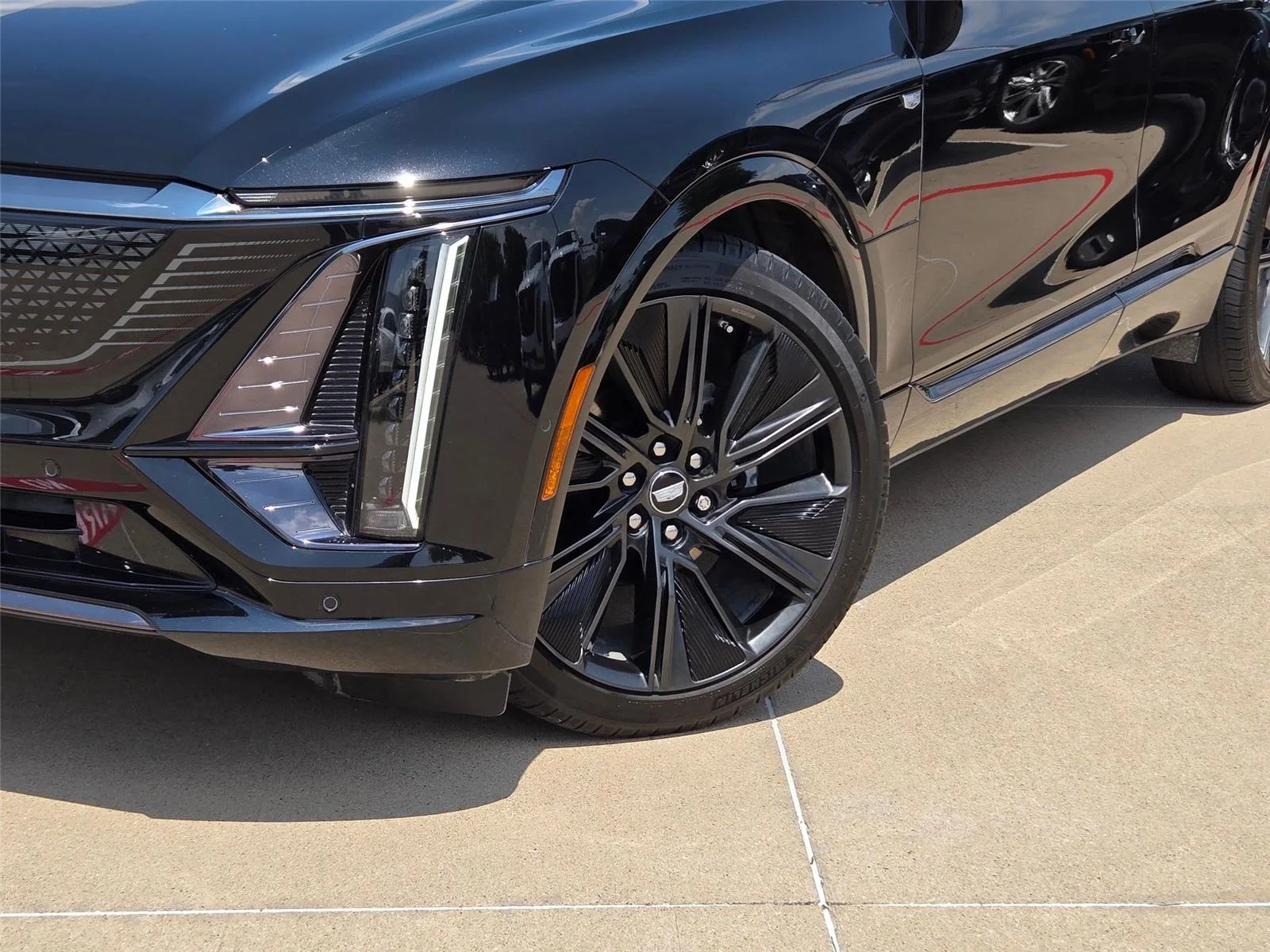 Used 2024  cadillac Sport image 7