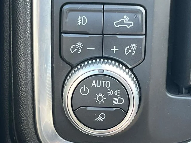 Certified Used 2019 White Frost Tri-Coat GMC Denali image 31