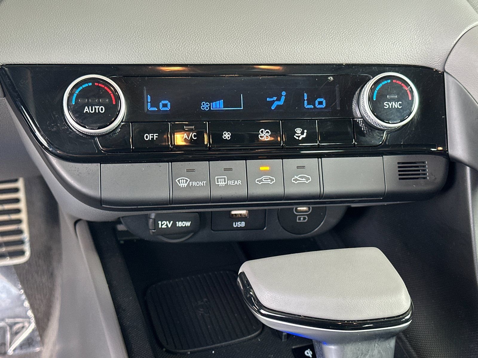 Used 2025 Gray Hyundai SEL Sport image 19