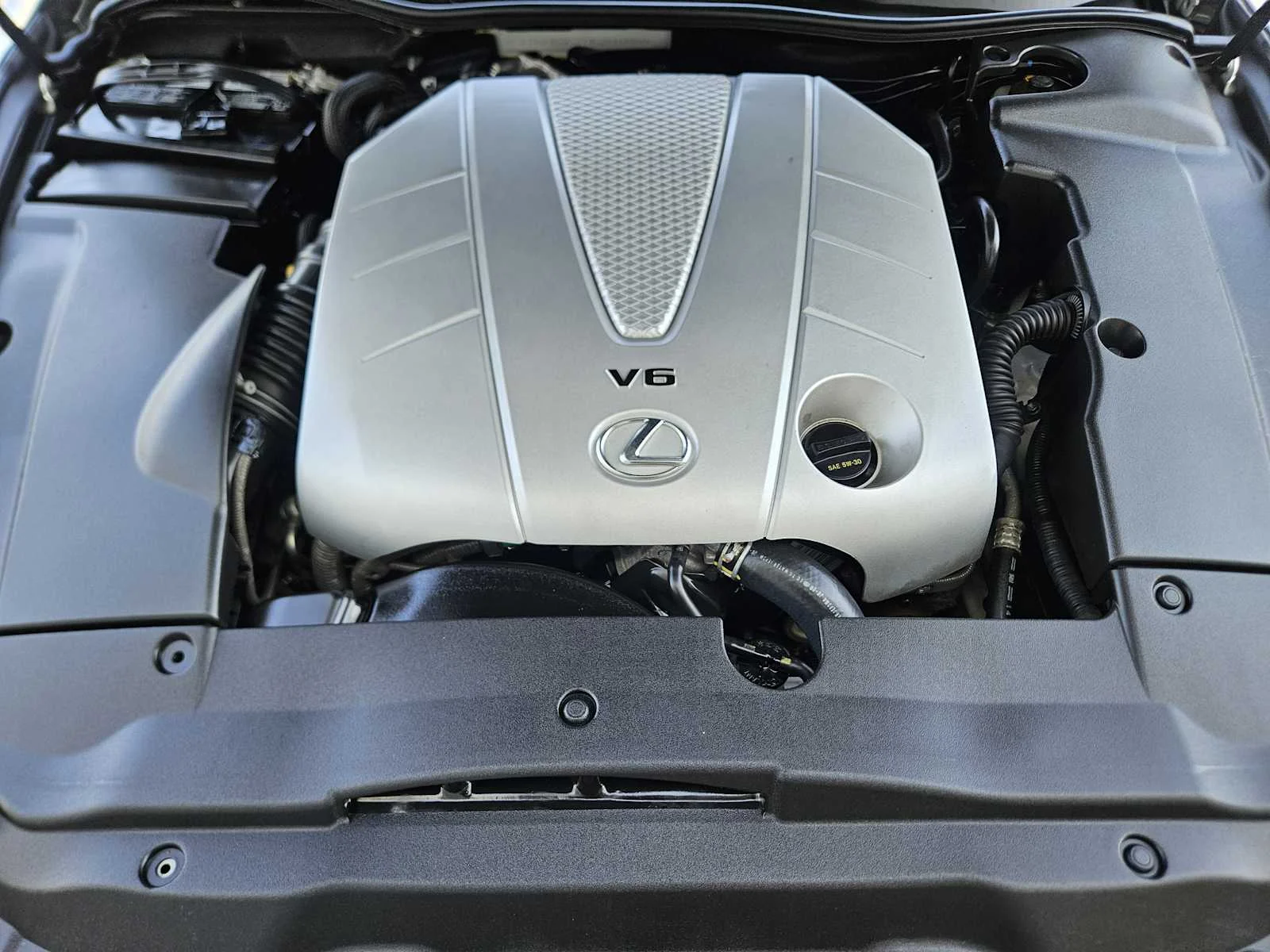 Used 2014 Starfire Pearl Lexus  image 23
