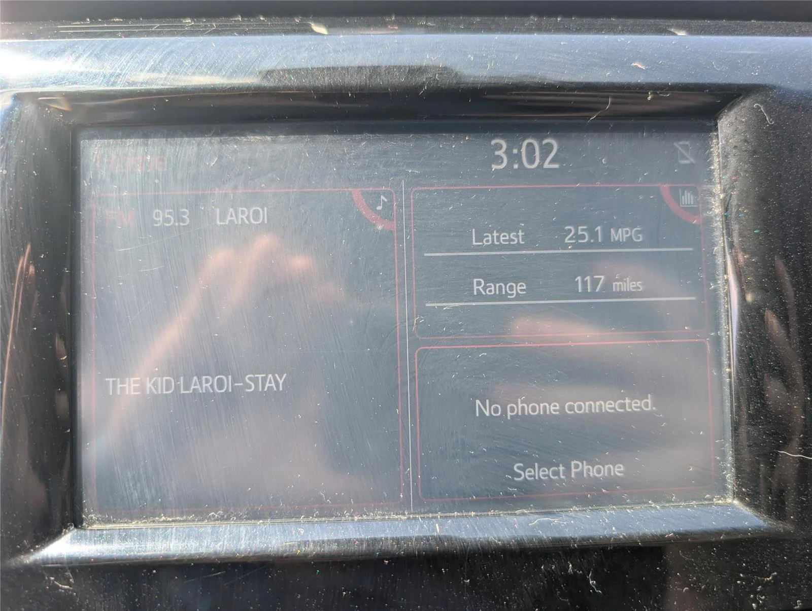 Used 2018 Super White Toyota SE image 12