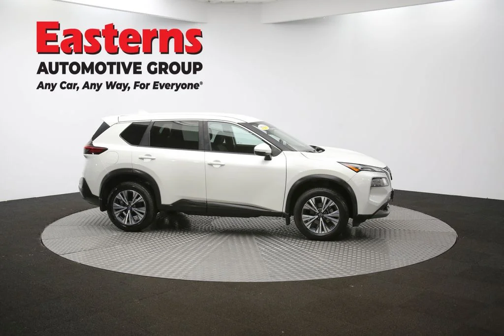 Used 2022 White Nissan SV image 44