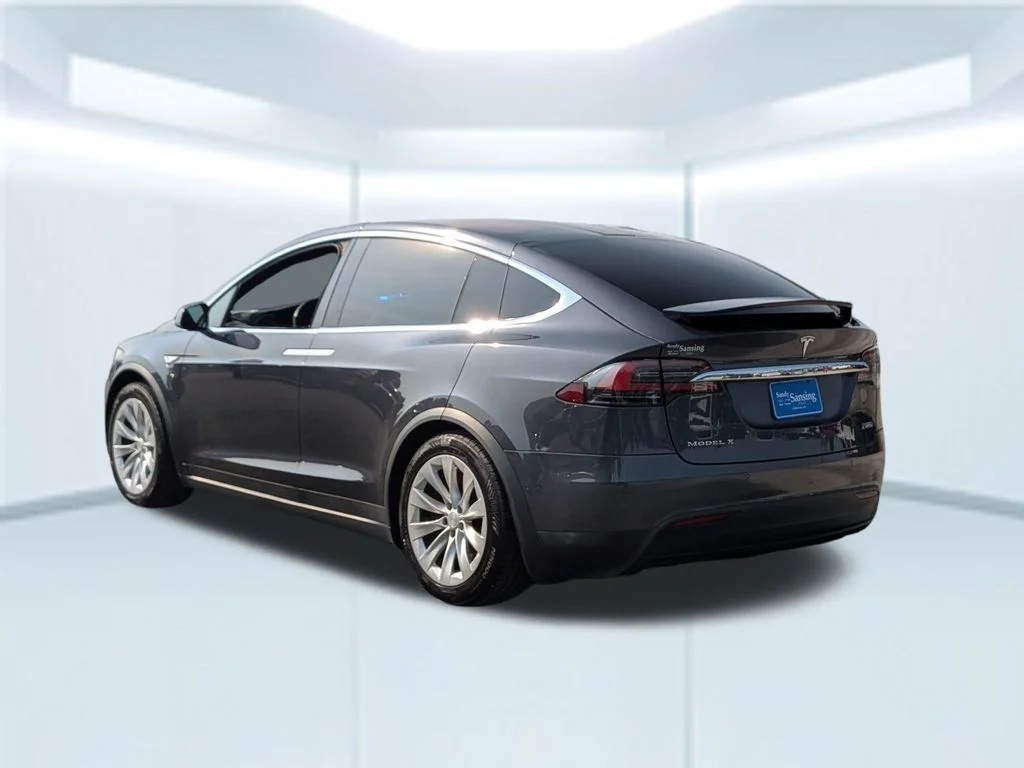 Used 2016 Gray Tesla P90D image 3