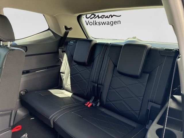 New 2026 Avocado Green Volkswagen 2.0T SE w/Technology image 8