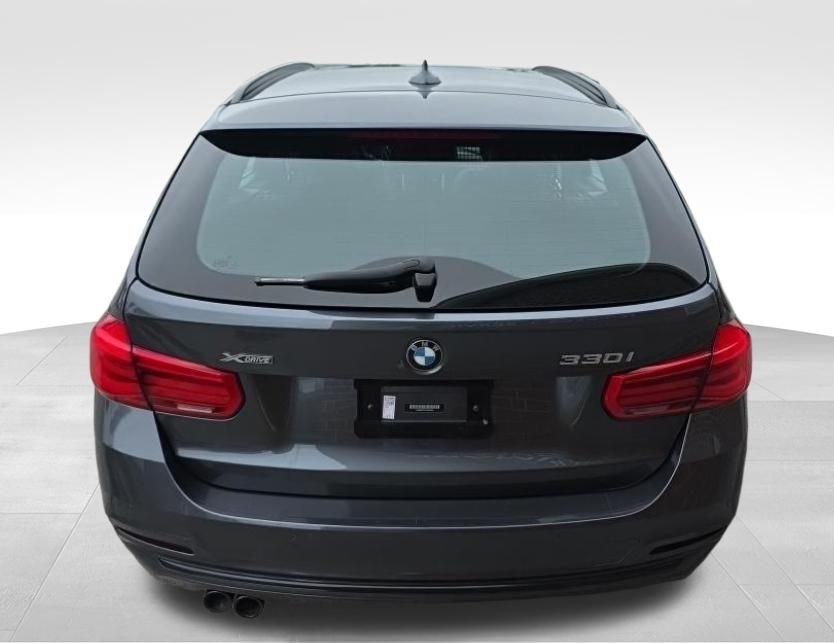 Used 2019 Gray BMW 330i xDrive image 5