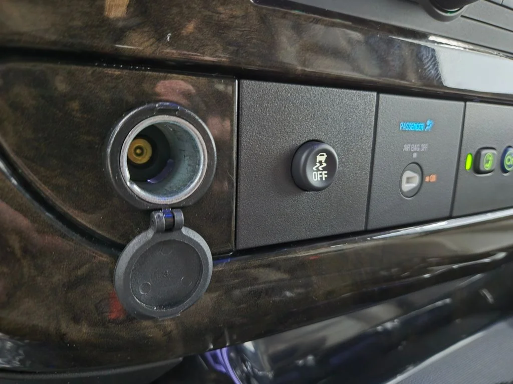 Used 2023 Birch Chevrolet Explorer Limited SE image 33