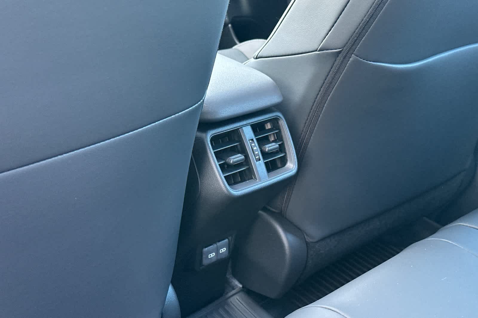 2025 Lexus UX 300h Premium - Photo 7