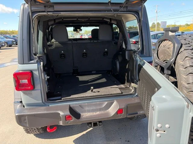 Used 2024 Gray Jeep Rubicon image 12