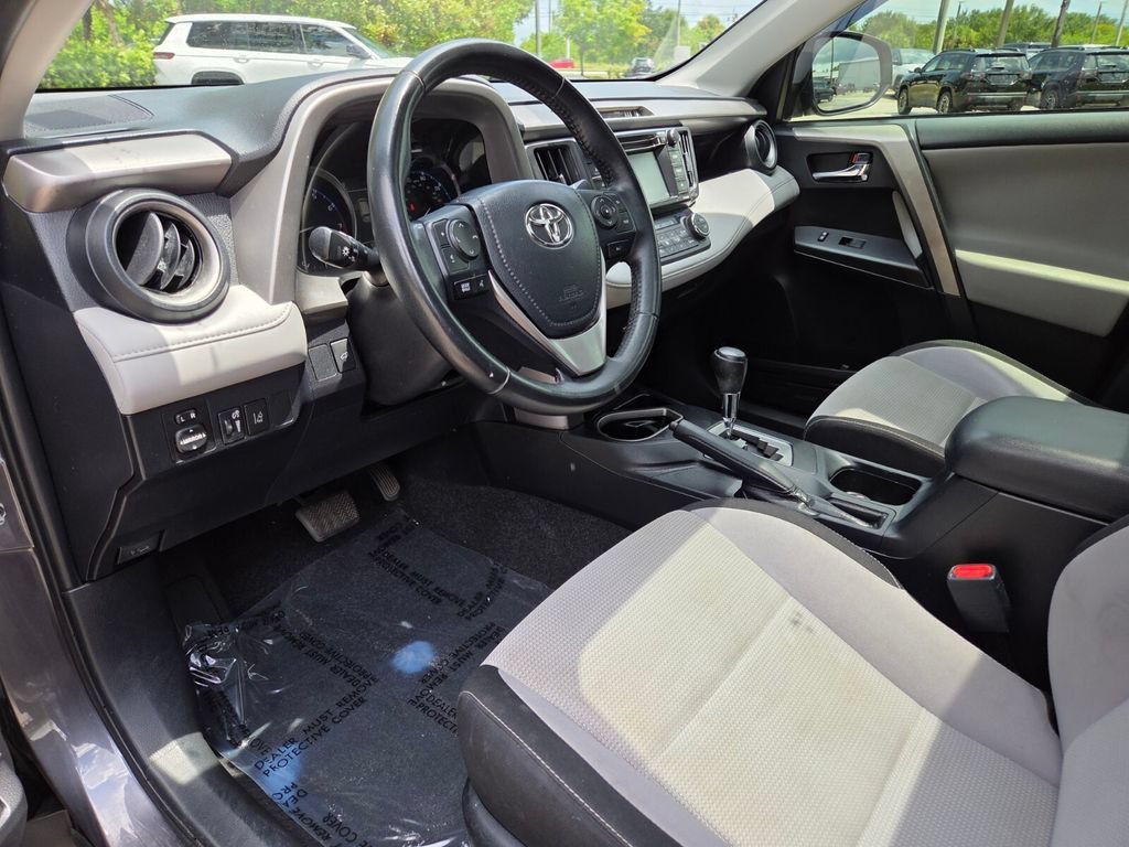 Used 2018 Magnetic Gray Metallic Toyota XLE image 29