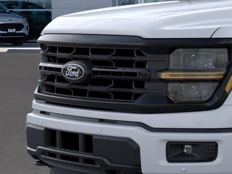 New 2026 Oxford White Ford XLT image 18
