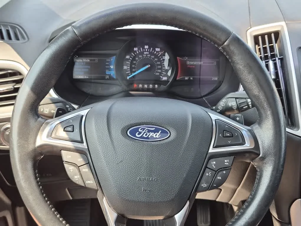 Used 2019 White Platinum Metallic Tri-Coat Ford SEL image 17