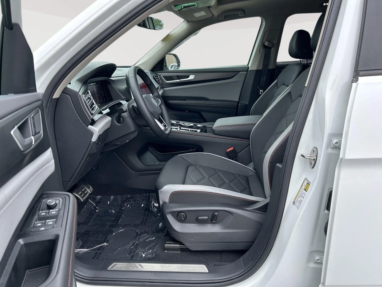 Used 2025  Volkswagen 2.0T Peak Edition image 13