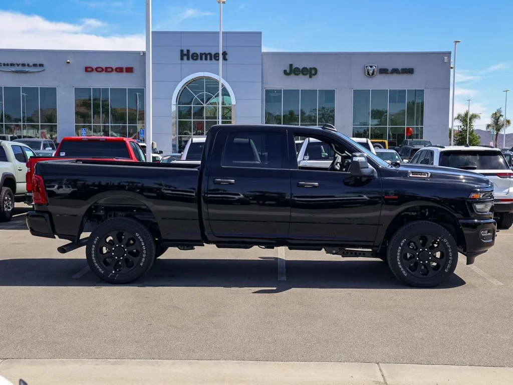 New 2026 Diamond Black Crystal Pearlcoat RAM Big Horn Night Edition image 31