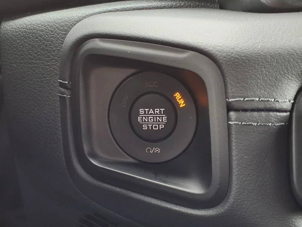 2025 Jeep Wrangler 4-Door Sahara - Photo 13