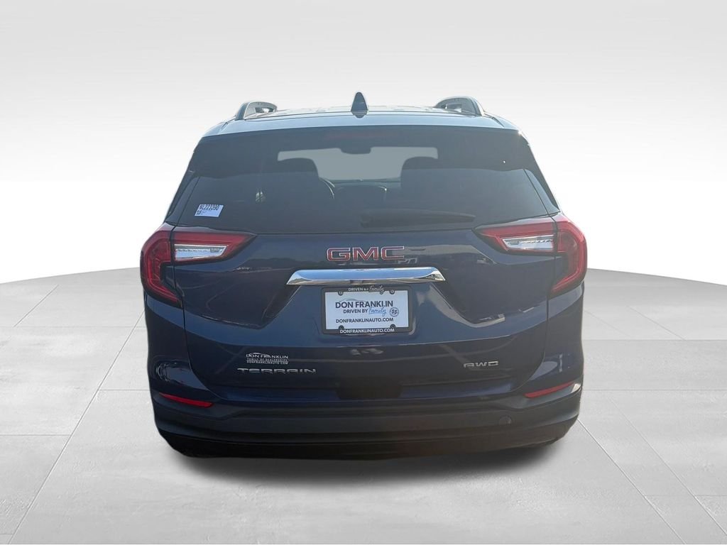 Used 2022 Blue GMC SLE image 4