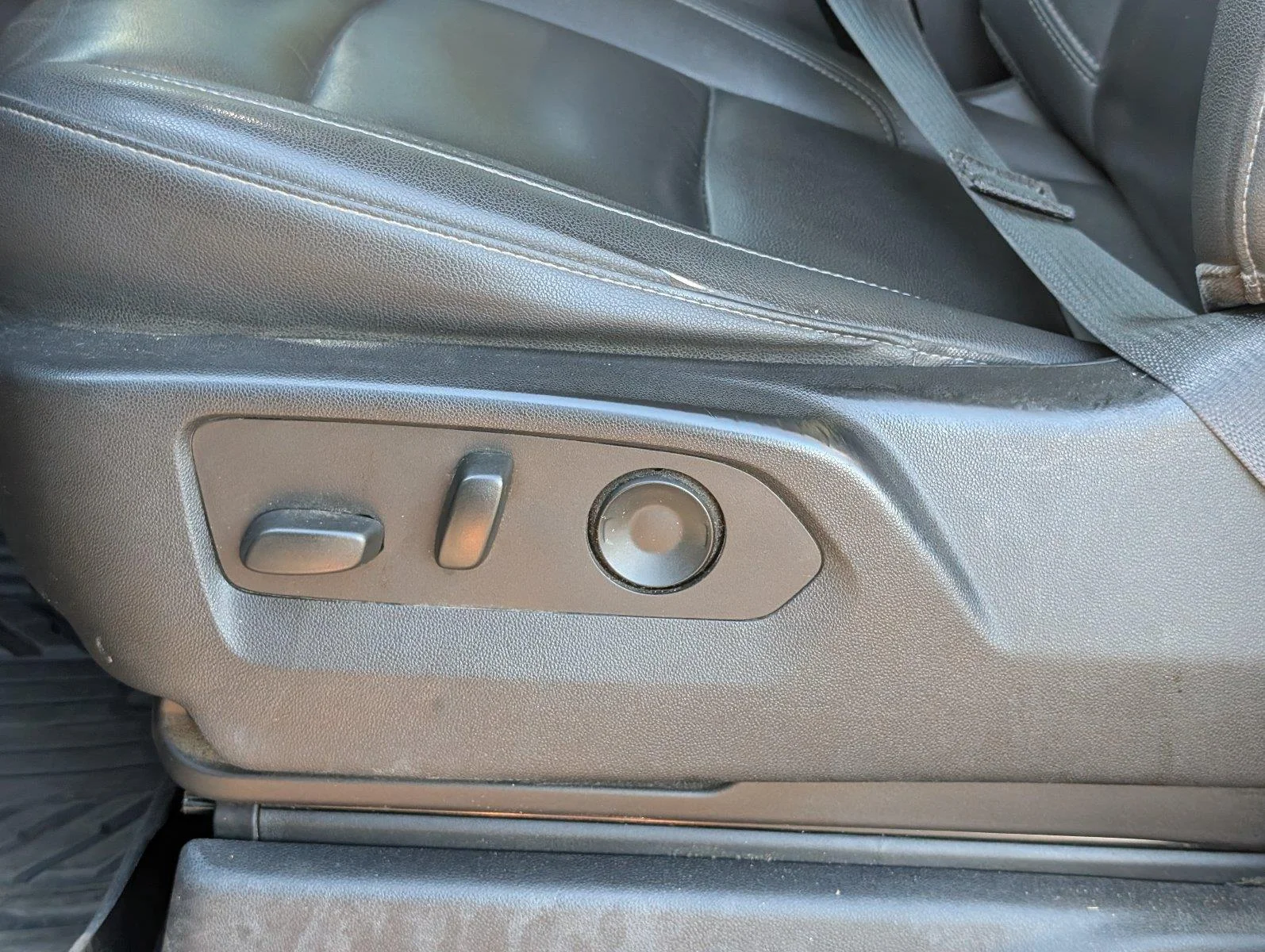 Used 2022 Sand Dune Metallic Chevrolet LT Trail Boss image 17