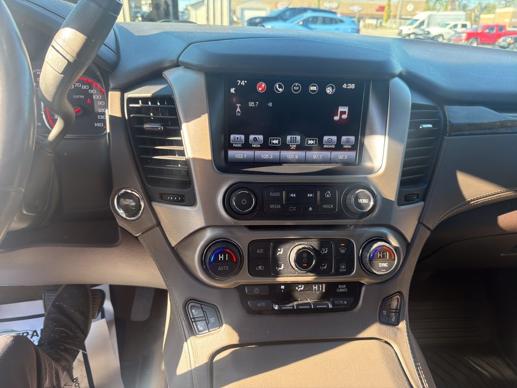 Used 2016 White GMC Denali image 21
