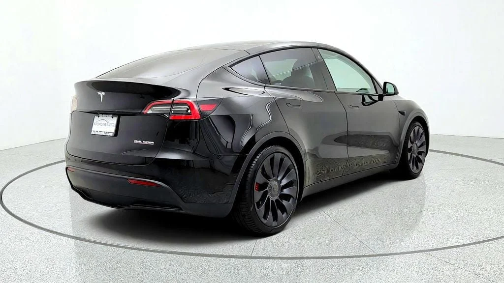 Used 2021 Solid Black Tesla Performance AWD w/ White & Black Premium Interior image 5