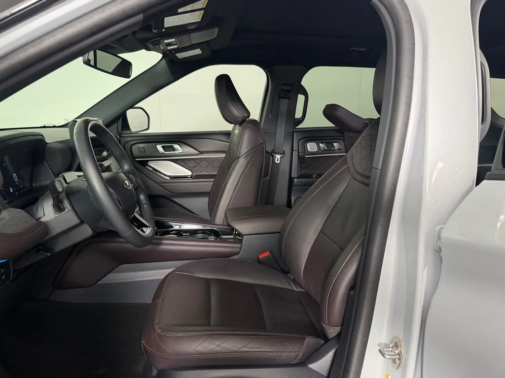 Used 2025 White Ford Platinum image 24