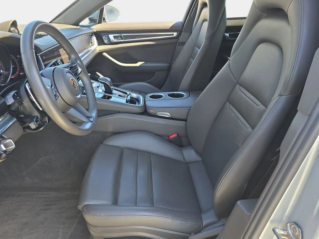 Used 2023  Porsche Platinum Edition image 18