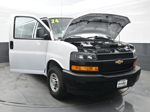 Used 2024 White Chevrolet LS image 41