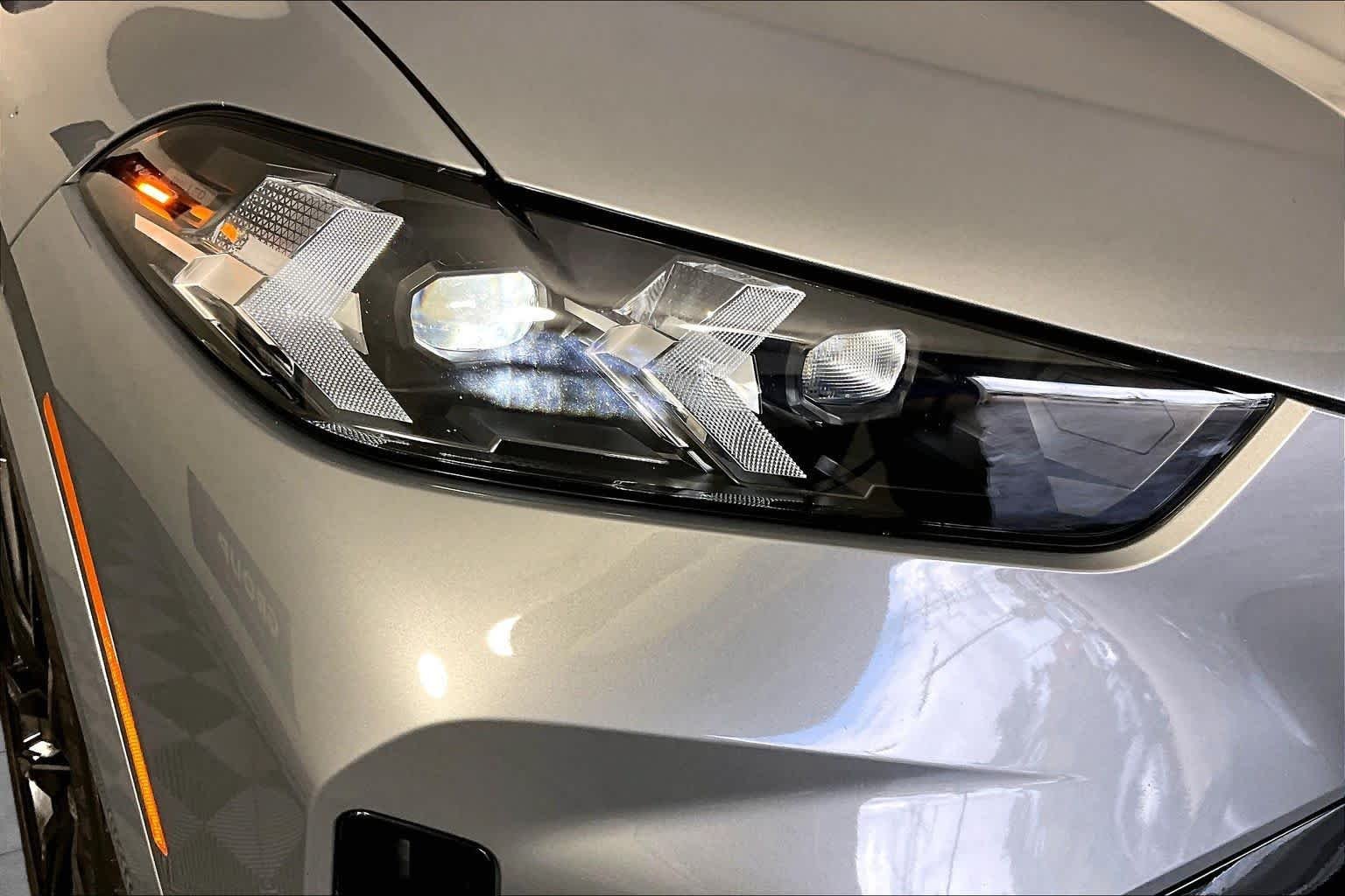 Used 2024 Skyscraper Grey Metallic BMW xDrive40i image 26