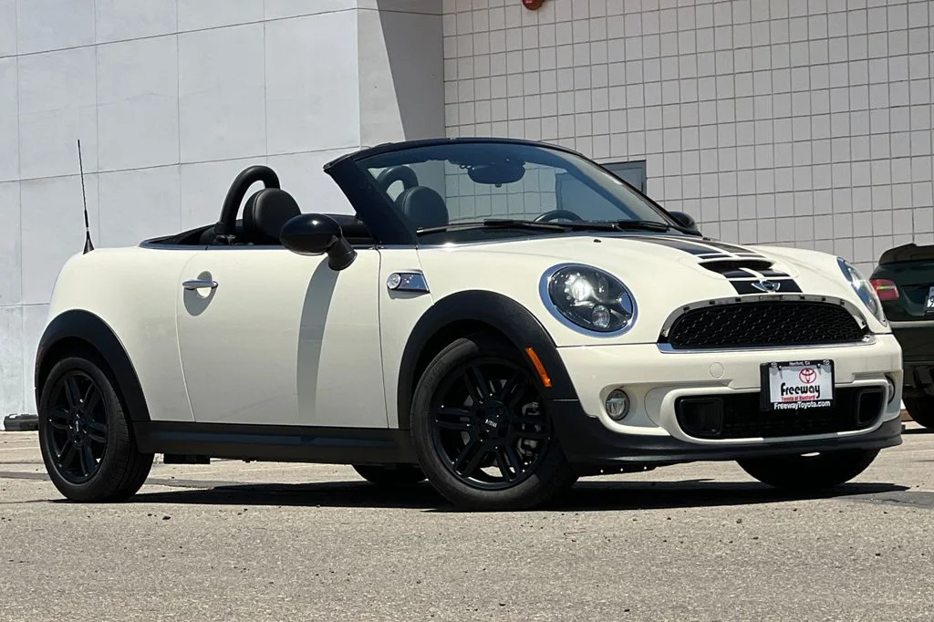 Used 2015 White MINI Base image 2