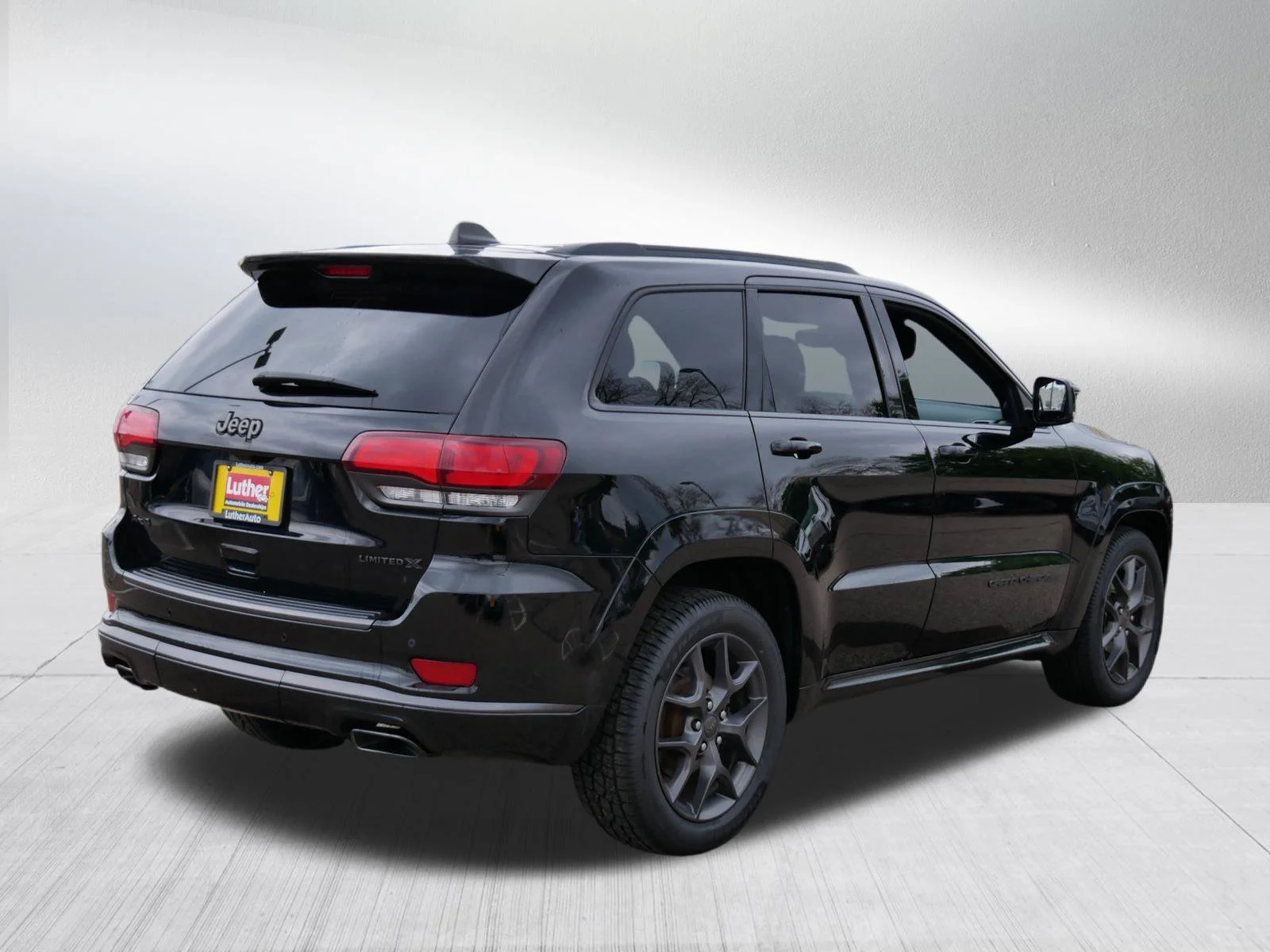 Used 2020 Diamond Black Crystal Pearlcoat Jeep Limited X image 7