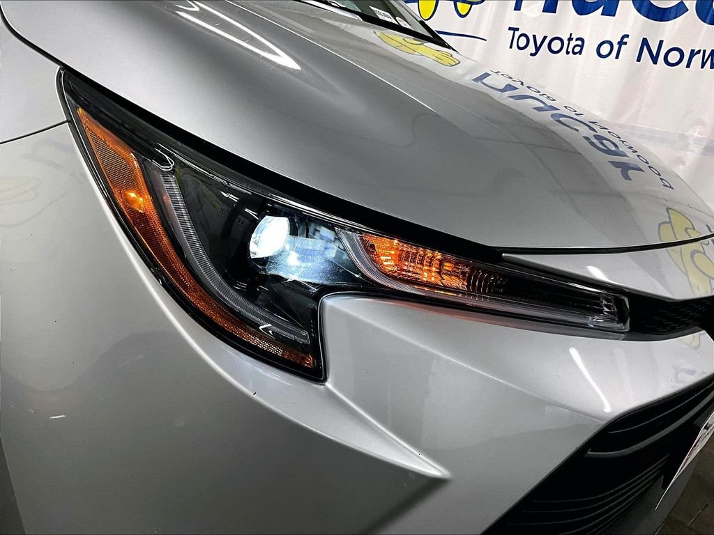Certified Used 2025 Silver Toyota LE image 31
