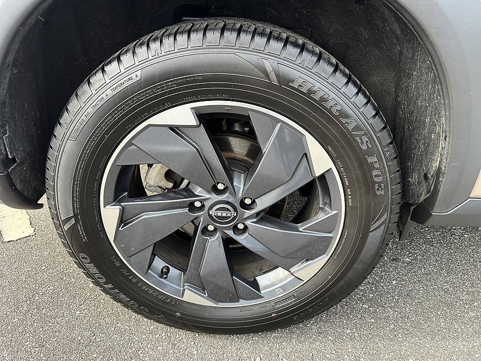 Used 2025 Baja Storm Metallic Nissan SV image 11