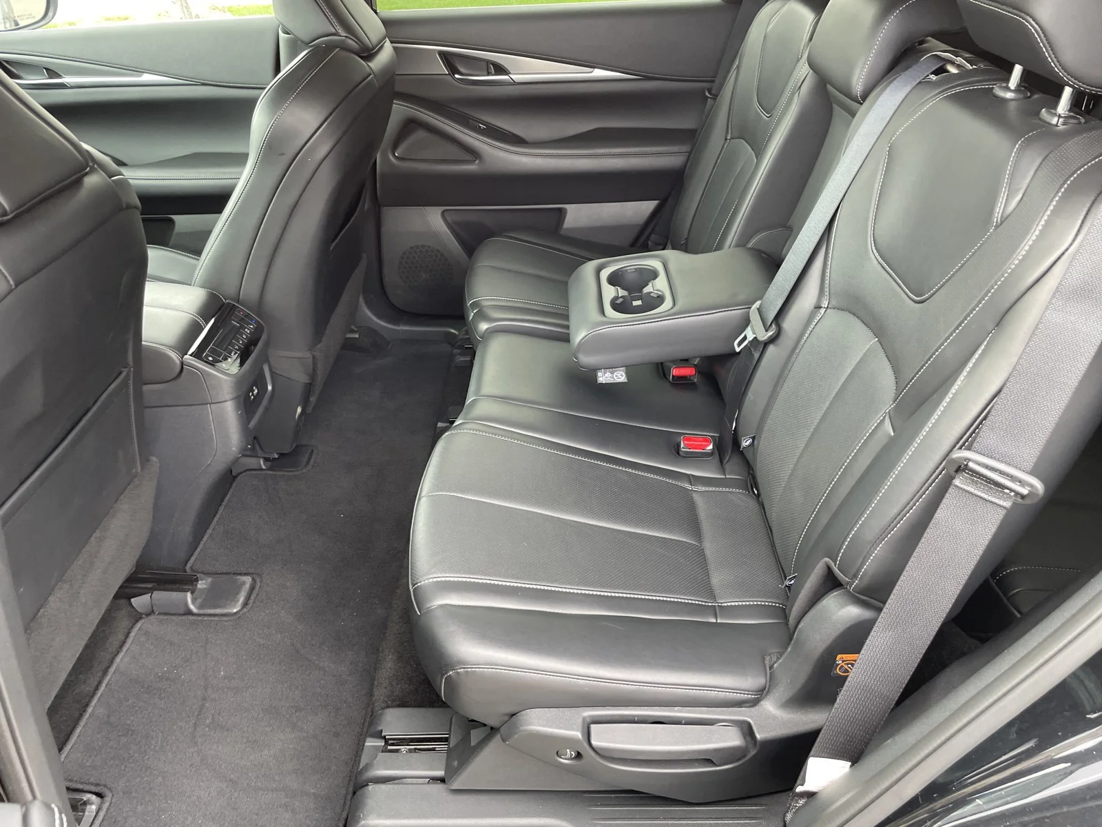 Used 2025 Mineral Black INFINITI LUXE image 11