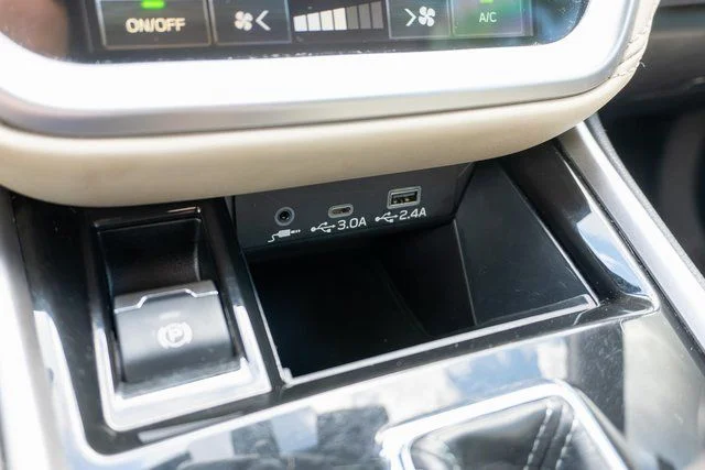 Used 2025 Green Subaru Premium image 25