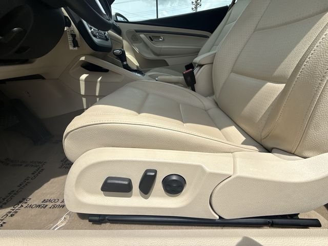 Used 2010 Beige Volkswagen Komfort Edition image 12