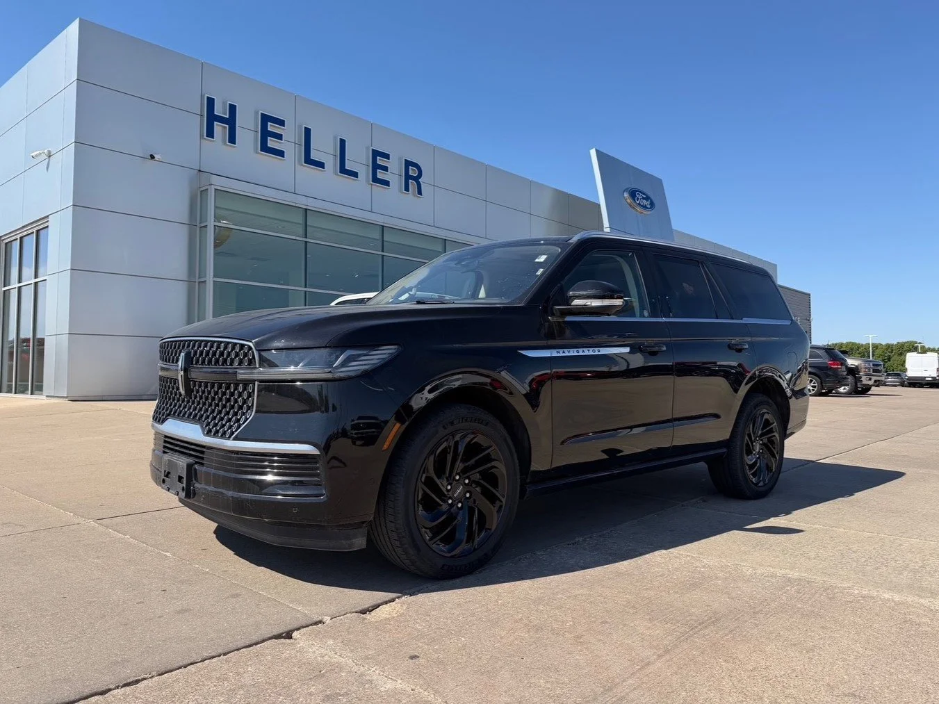 Used 2025 Black Metallic Lincoln Reserve image 3