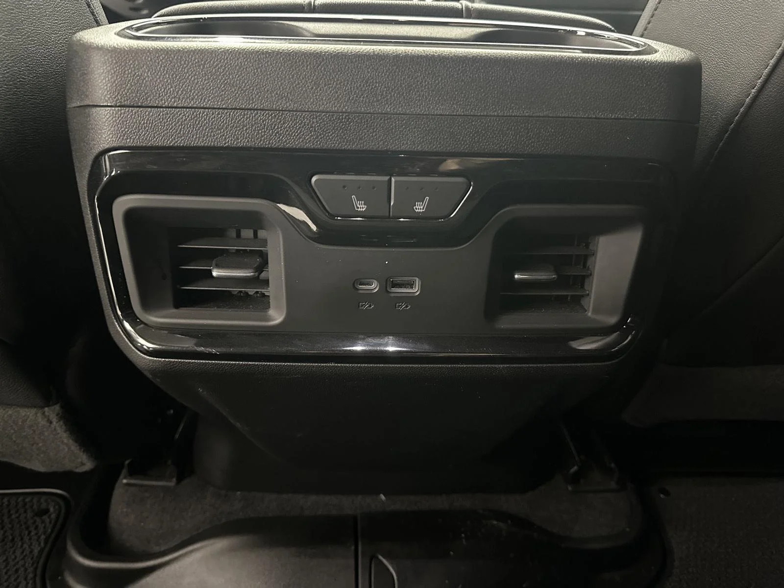 Used 2023 SUMMIT WHITE GMC AT4 image 20