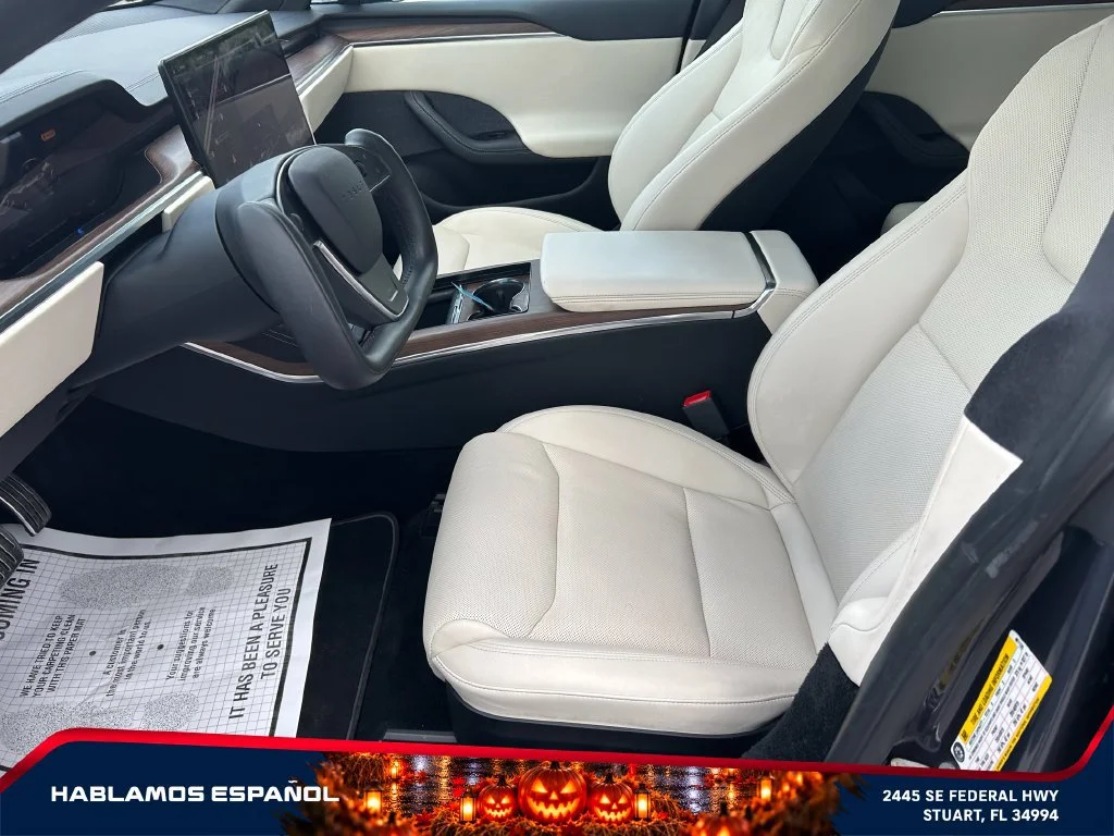Used 2022  Tesla AWD image 9